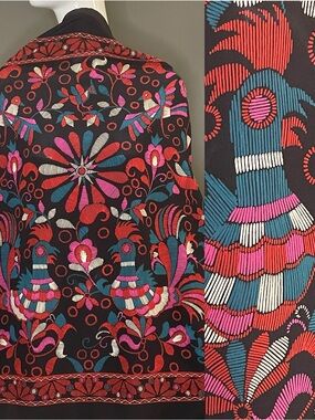 Gorg Vintage Valentino Silk Scarf 30 In Sq Excellent Condition